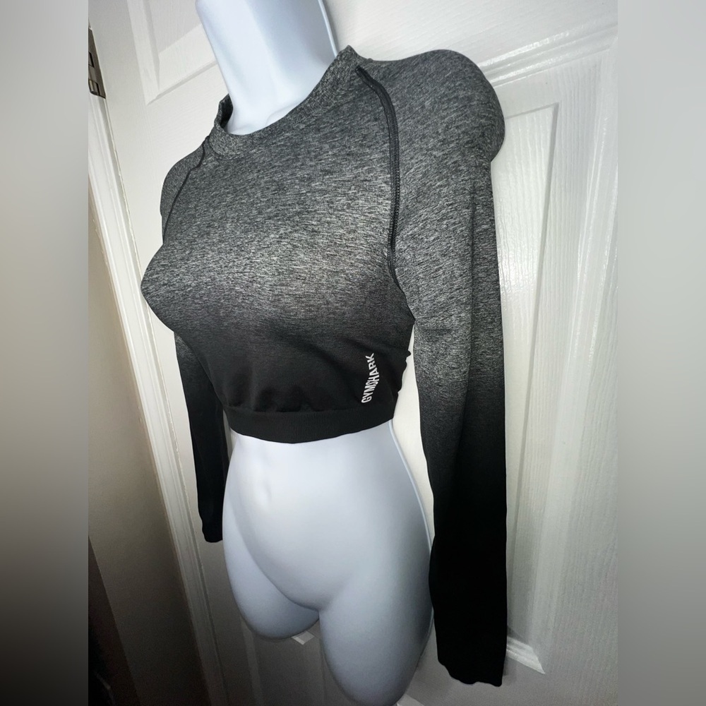 Gymshark Women’s Small Seamless Cropped Long Sleeve Shirt Top Black Ombré S - Picture 13 of 15